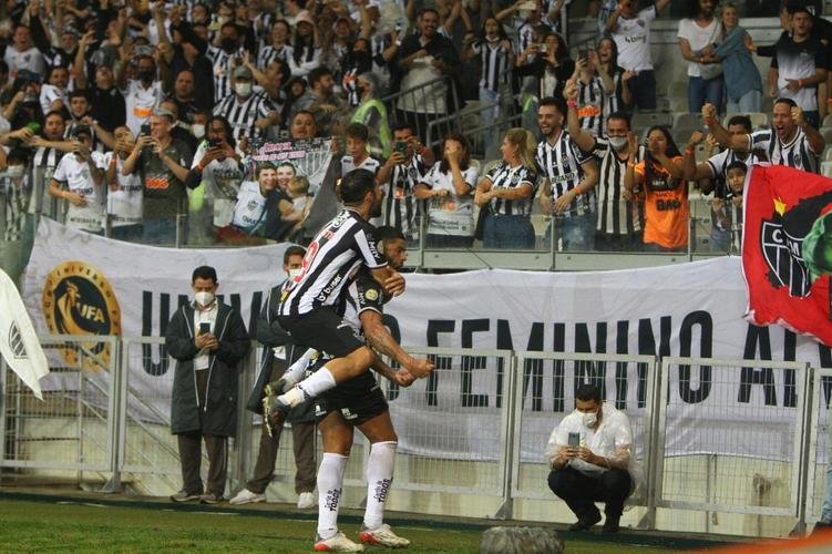 Festa de Hulk com os dois marcados sobre o Juventude no Mineiro