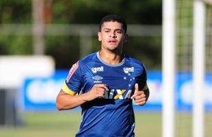 5- Perda de seis pontos na Fifa (maio): em meio  paralisao do futebol por causa do coronavrus, o Cruzeiro sofreu um duro golpe no mbito esportivo por causa de ms gestes passadas. A Fifa condenou o clube a iniciar a Srie B do Campeonato Brasileiro com 6 pontos negativos em virtude de dvida de 850 mil euros (cerca de R$ 5,4 milhes) com o Al-Wahda, dos Emirados rabes Unidos, pela contratao por emprstimo do volante Denlson, em julho de 2016. A oficializao da sentena ocorreu em 19 de maio.