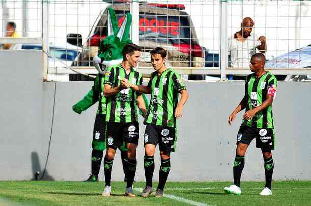 Amrica derrotou Uberlndia no Independncia por 3 a 0, com gols de Al (2) e Ademir