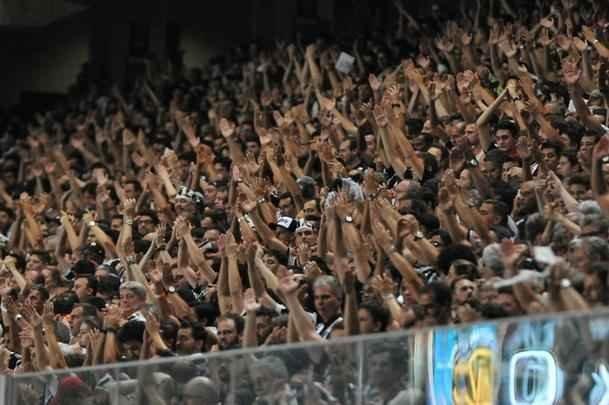 Fotos da torcida do Atltico no Independncia em dia de estreia de Robinho