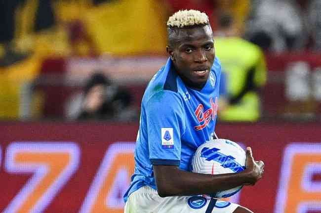 Nigeriano Victor Osimhen  o destaque do Napoli na temporada