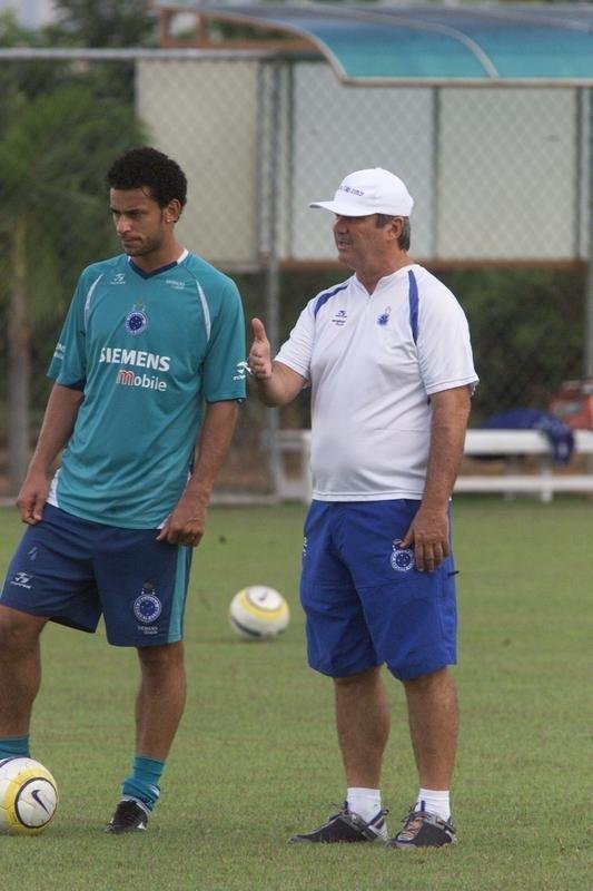 O dia a dia de Fred na Toca da Raposa II entre julho de 2004 e agosto de 2005