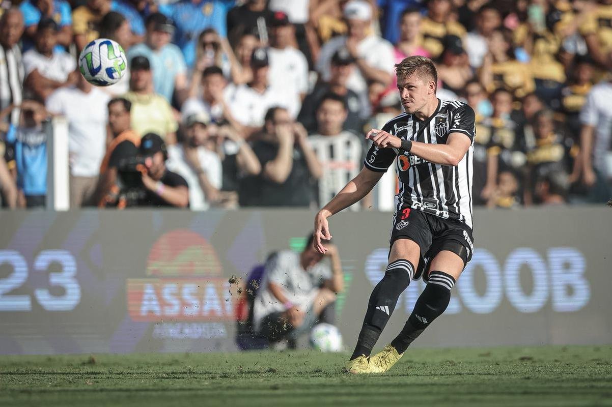 Santos e Atltico se enfrentaram na tarde deste domingo (23/4), na Vila Belmiro, pela segunda rodada da Srie A do Campeonato Brasileiro.