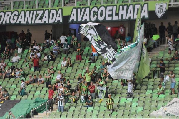 Com gols de Felipe Augusto e Al, Amrica venceu Coimbra por 2 a 0, nesta segunda-feira, no Independncia, pela sexta rodada do Campeonato Mineiro