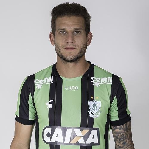 Rafael Moura (atacante) -  contrato at o fim de 2018