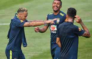 Neymar participava de roda de  bobinho quando abandonou a atividade da Seleo Brasileira em Sochi