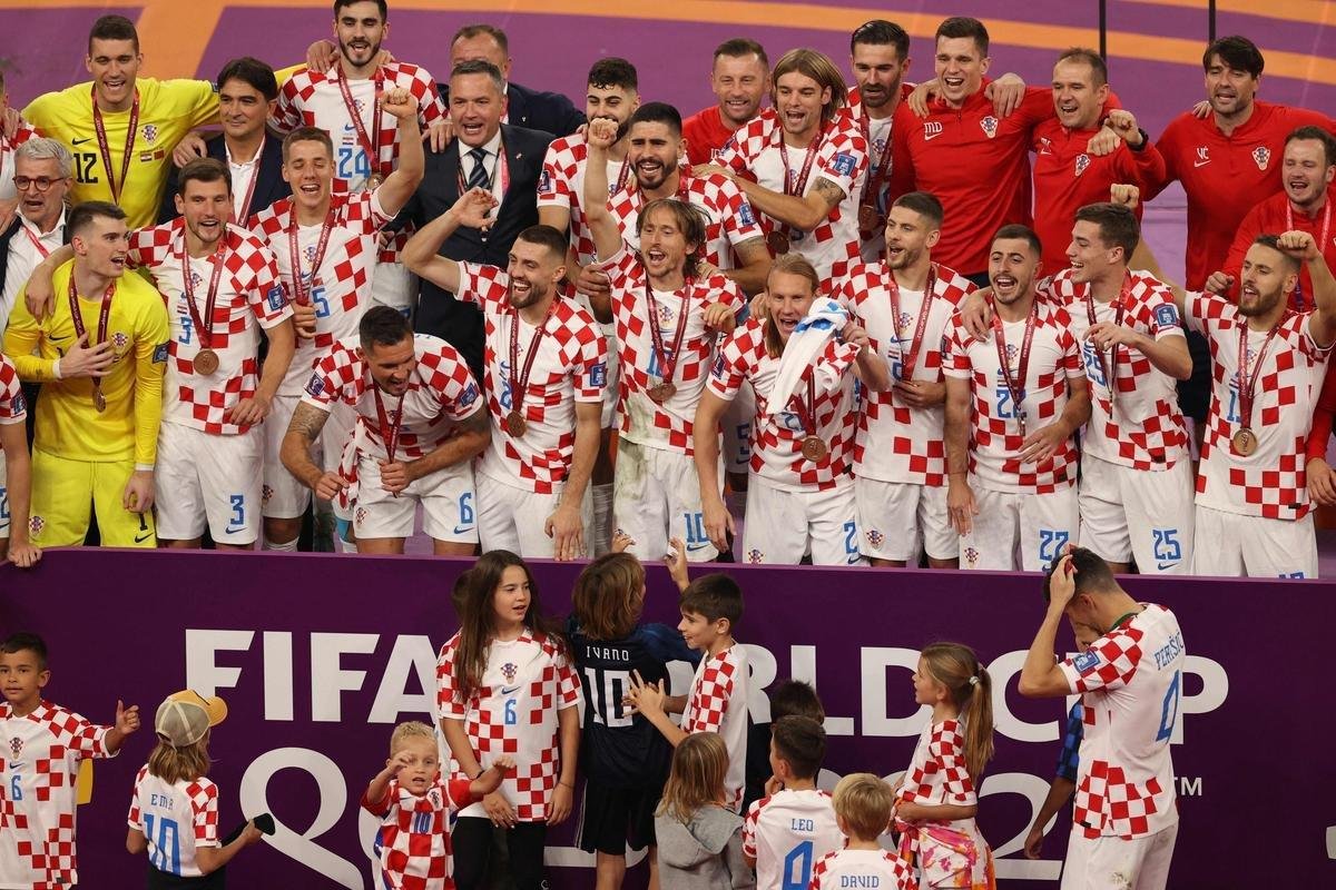 Festa e premiao dos jogadores da Crocia pela conquista do terceiro lugar na Copa do Mundo de 2022, no Catar. Time croata venceu o Marrocos por 2 a 1 neste sbado (17), no Estdio Internacional Khalifa, em Doha