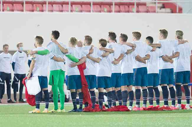 Noruegueses usaram camisa branca com a frase 'Direitos humanos, dentro e fora de campo'