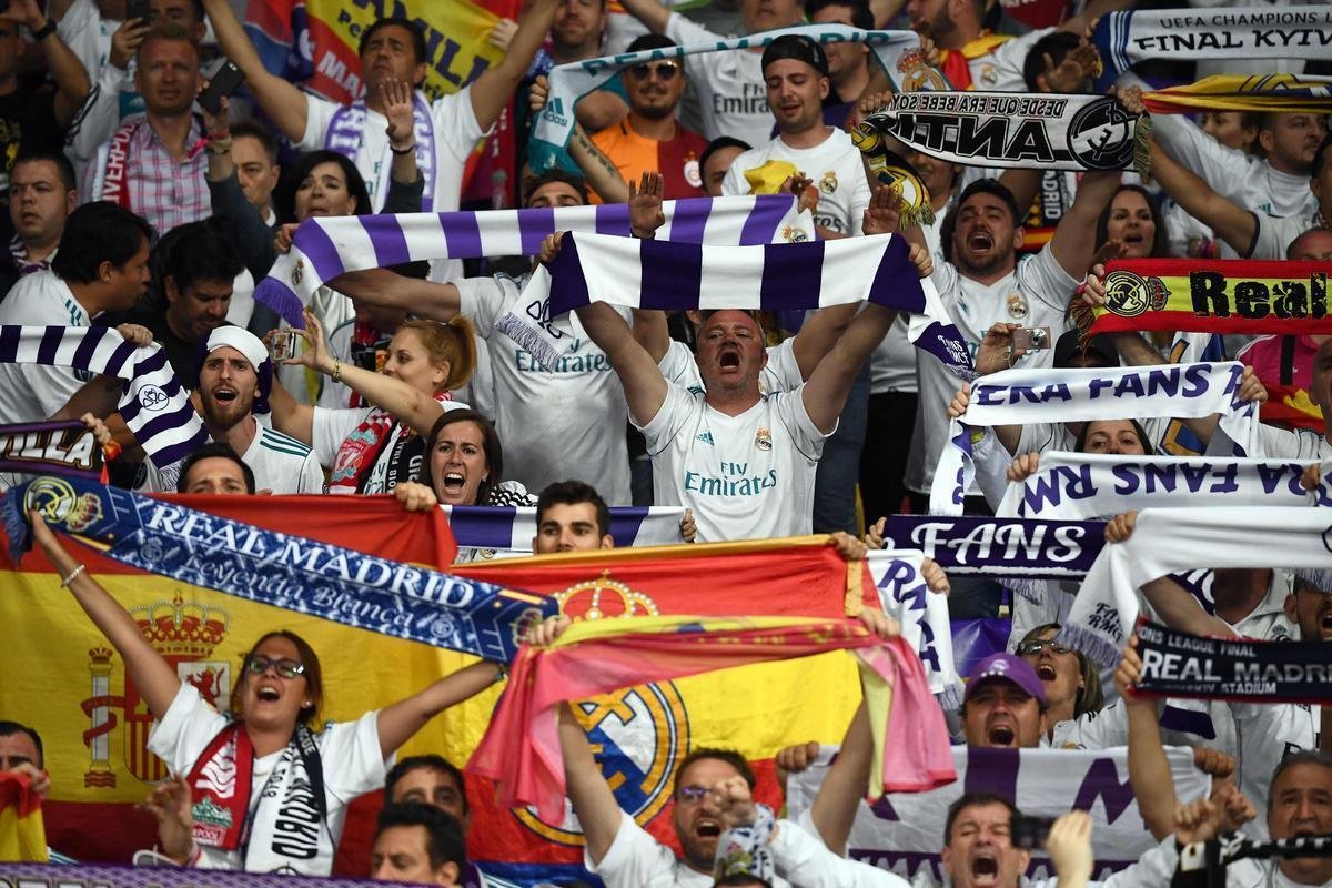 Torcidas de Real Madrid e Liverpool encheram o estdio Olmpico, de Kiev, na final da Champions