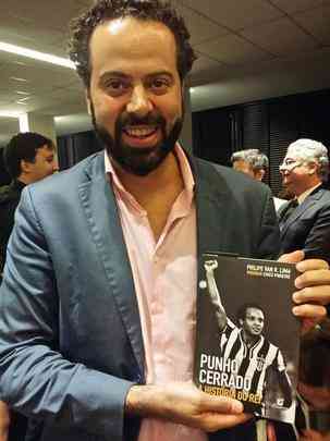 Biografia do dolo atleticano Reinaldo  lanada na Sede do Galo, em Lourdes