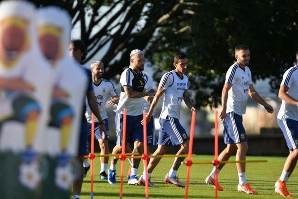 Na Toca II, Seleo Argentina fechou preparao para duelo com o Brasil