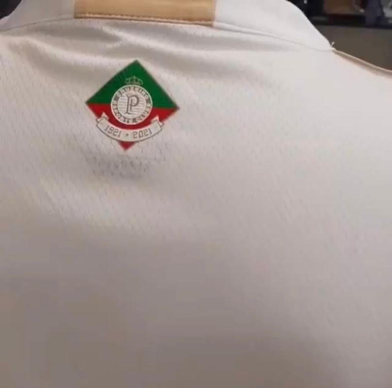 Veja fotos da nova camisa branca do Cruzeiro