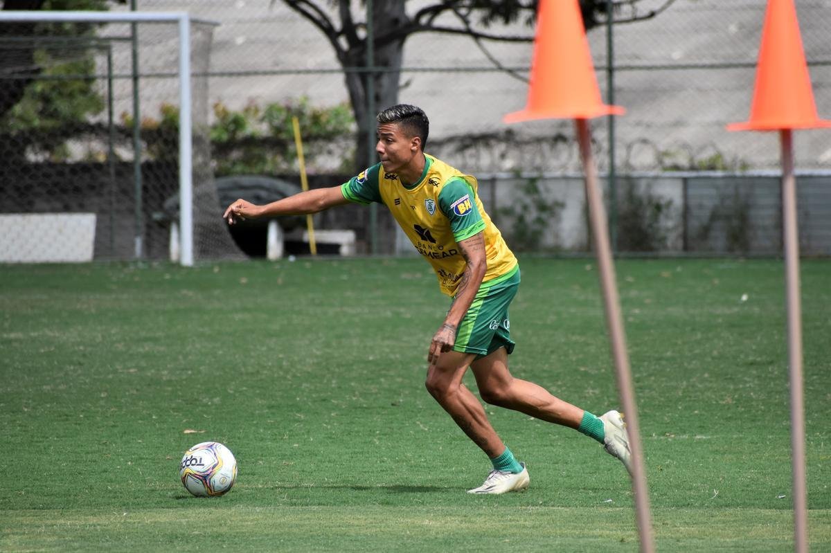 Com o retorno do técnico Lisca, o América deu sequência aos trabalhos de pré-temporada no CT Lanna Drumond, em Belo Horizonte. Os atletas que receberam menos oportunidades na temporada 2020/21 terão chances na primeira fase do Campeonato Mineiro.