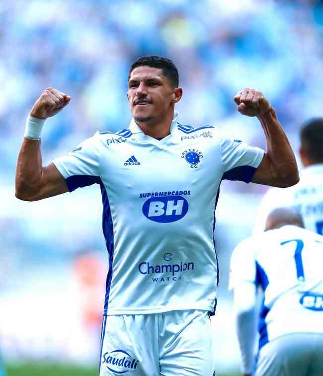Luvannor opened the scoring for Cruzeiro over Gr