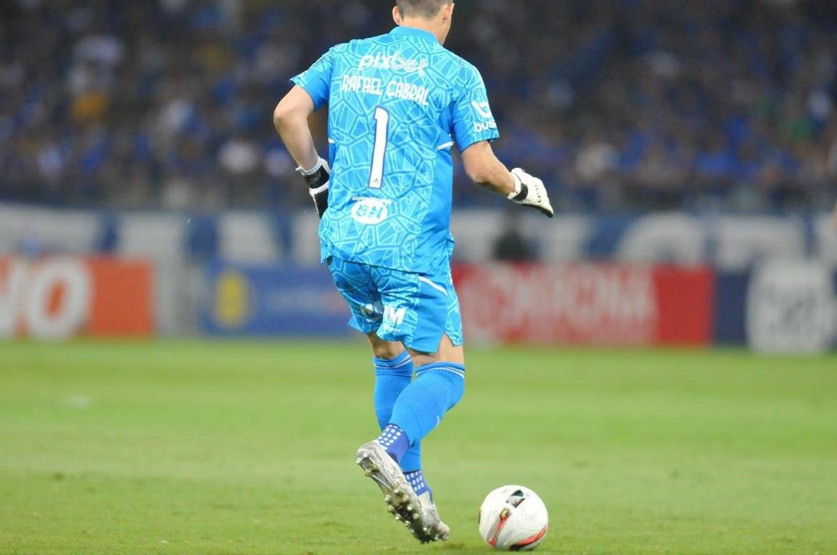 As melhores fotos do jogo entre Cruzeiro e Operrio-PR, no Mineiro, em Belo Horizonte, pela 29 rodada da Srie B do Brasileiro
