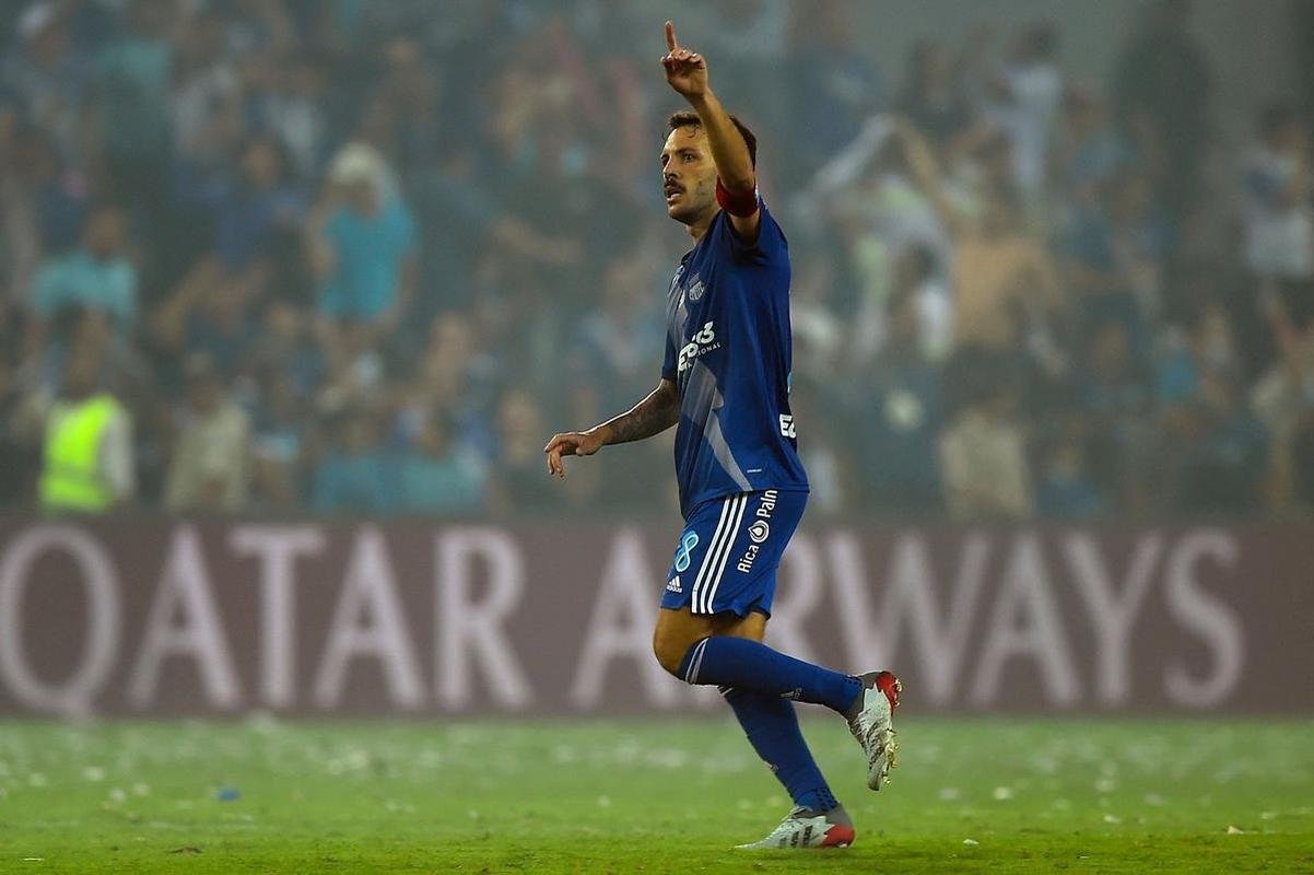 Sebastin Rodrguez empatou o jogo para o Emelec em cobrana de pnalti: 1 a 1