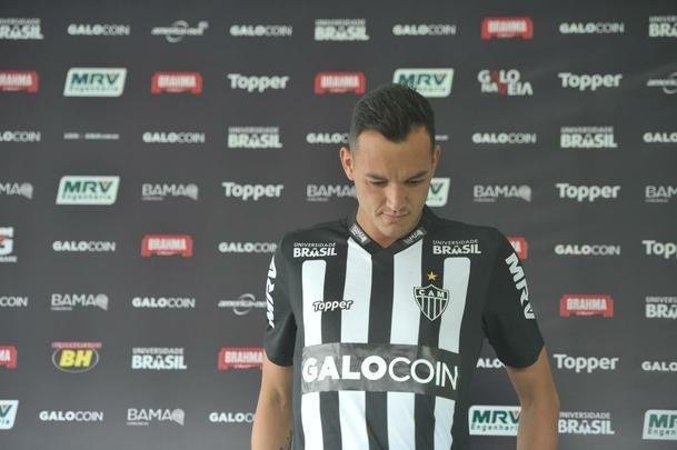 Zagueiro Rver, de 34 anos, assinou contrato com o Atltico at o fim da temporada 2021