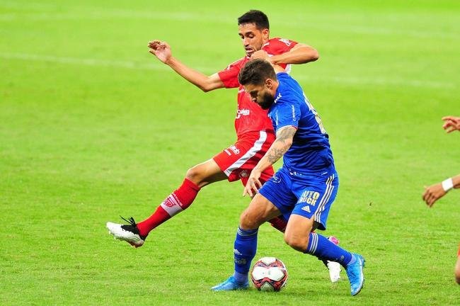 Cruzeiro e CRB se enfrentaram no Mineir�o