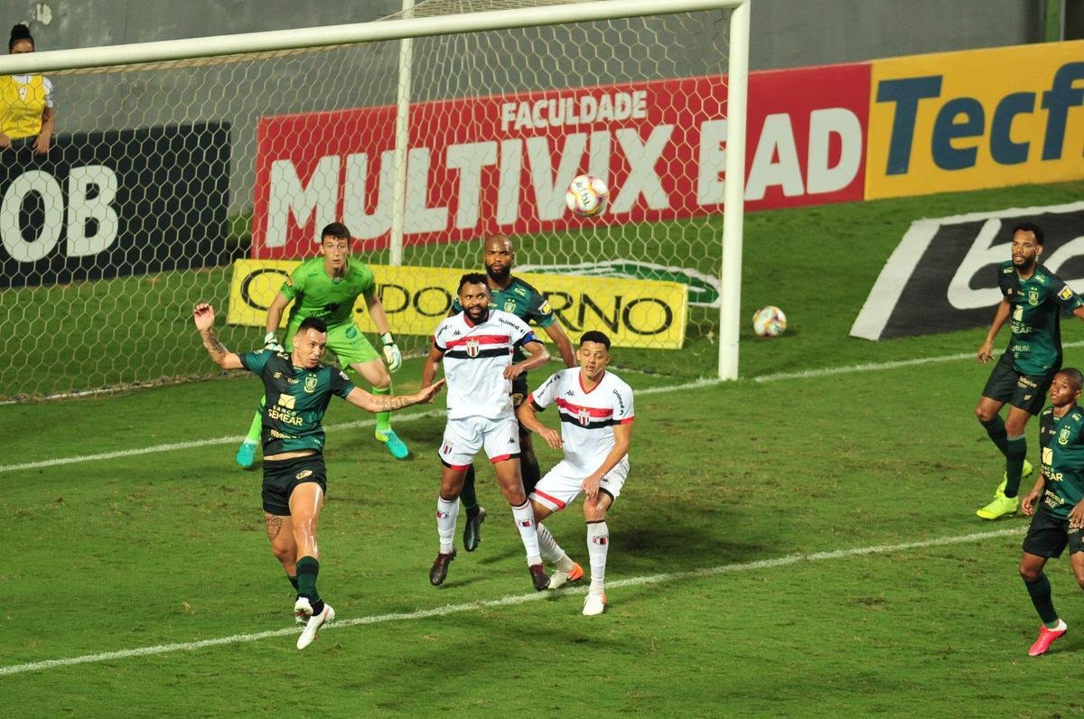 Amrica e Botafogo-SP se enfrentaram no Independncia, pela 35 rodada da Srie B