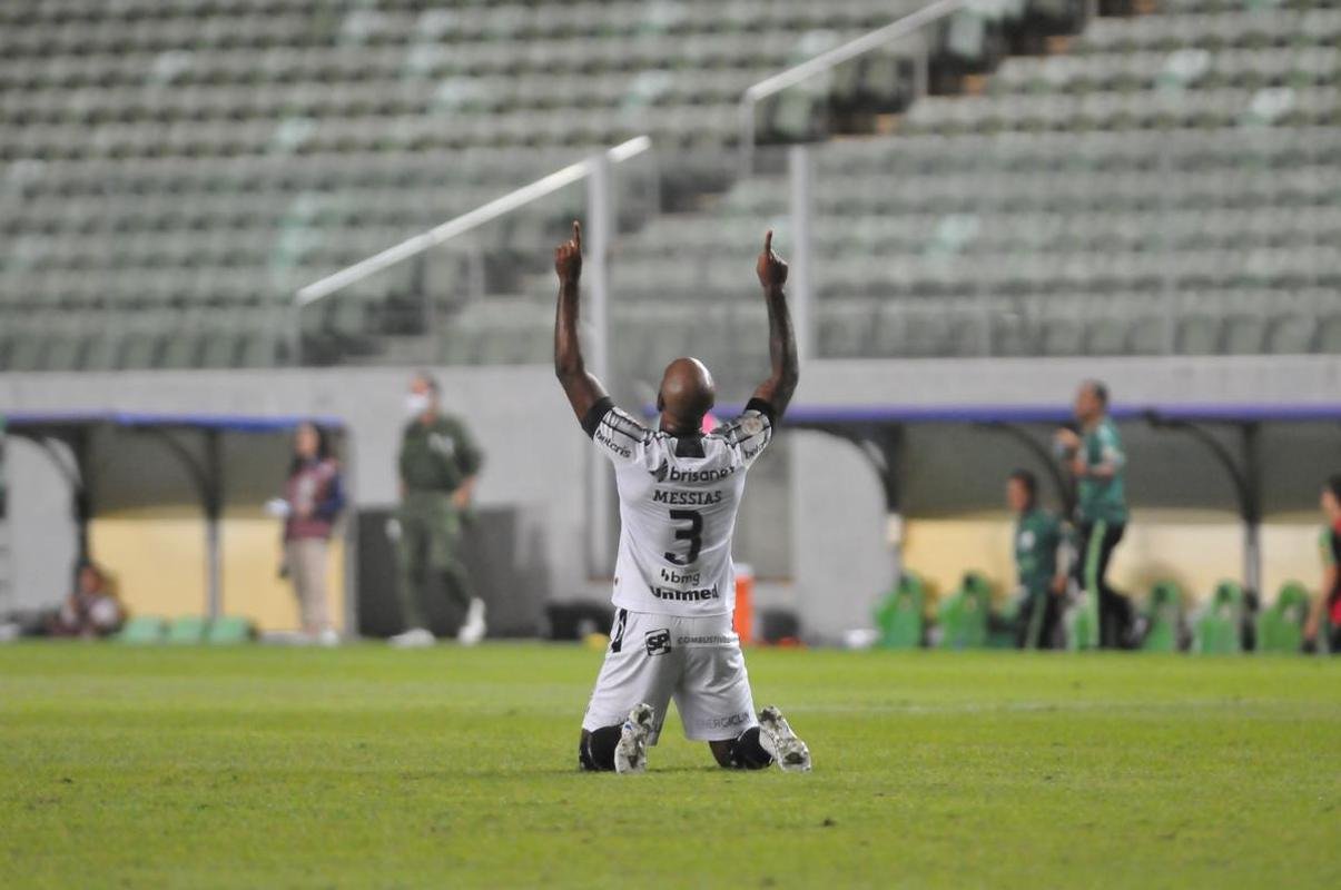 Fotos do jogo entre Amrica e Cear, no Estdio Independncia, em Belo Horizonte, pela 10 rodada da Srie A do Brasileiro