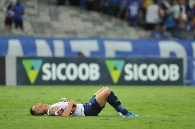 Cruzeiro estreou terceiro uniforme, o ltimo produzido pela Umbro