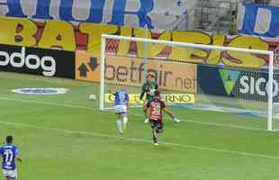 Rgis fez gol do Cruzeiro no triunfo sobre o Vitria
