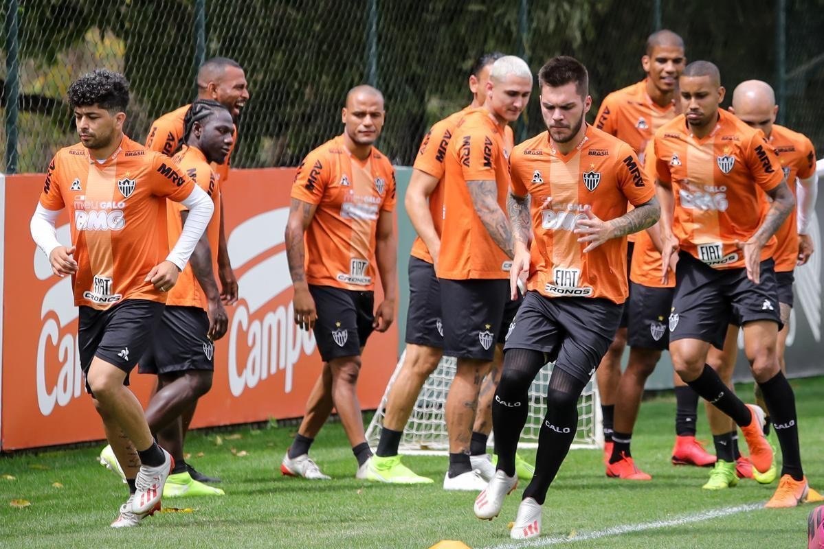 Fotos do treino do Atltico neste sbado, na Cidade do Galo. O tcnico Rodrigo Santana deve escalar o time com Wilson; Patric, Igor Rabello, Rver e Fbio Santos; Jair e Elias; Char, Vincius e Cazares; Ricardo Oliveira