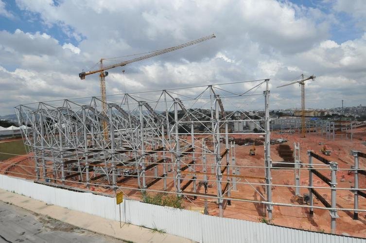 Arena MRV completa um ano de obras neste 20 de abril de 2021. Veja como est o andamento da construo do estdio do Atltico, que tem previso de ficar pronto em outubro de 2022. Sero 46 mil lugares, 2.333 vagas de estacionamento, 40 bares e 80 camarotes. O empreendimento fica no bairro Califrnia, em Belo Horizonte. (Fotos de Gladyston Rodrigues/EM/D. A Press)