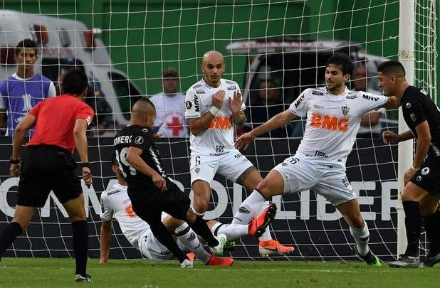 Atltico abriu 2 a 0 sobre o Zamora no primeiro tempo, com dois gols de Alerrandro