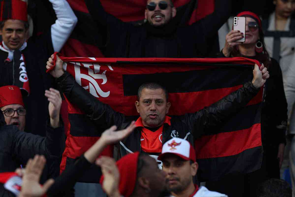 Torcedores de Flamengo e Al Hilal no Estdio Ibn-Batouta, em Tnger, no Marrocos