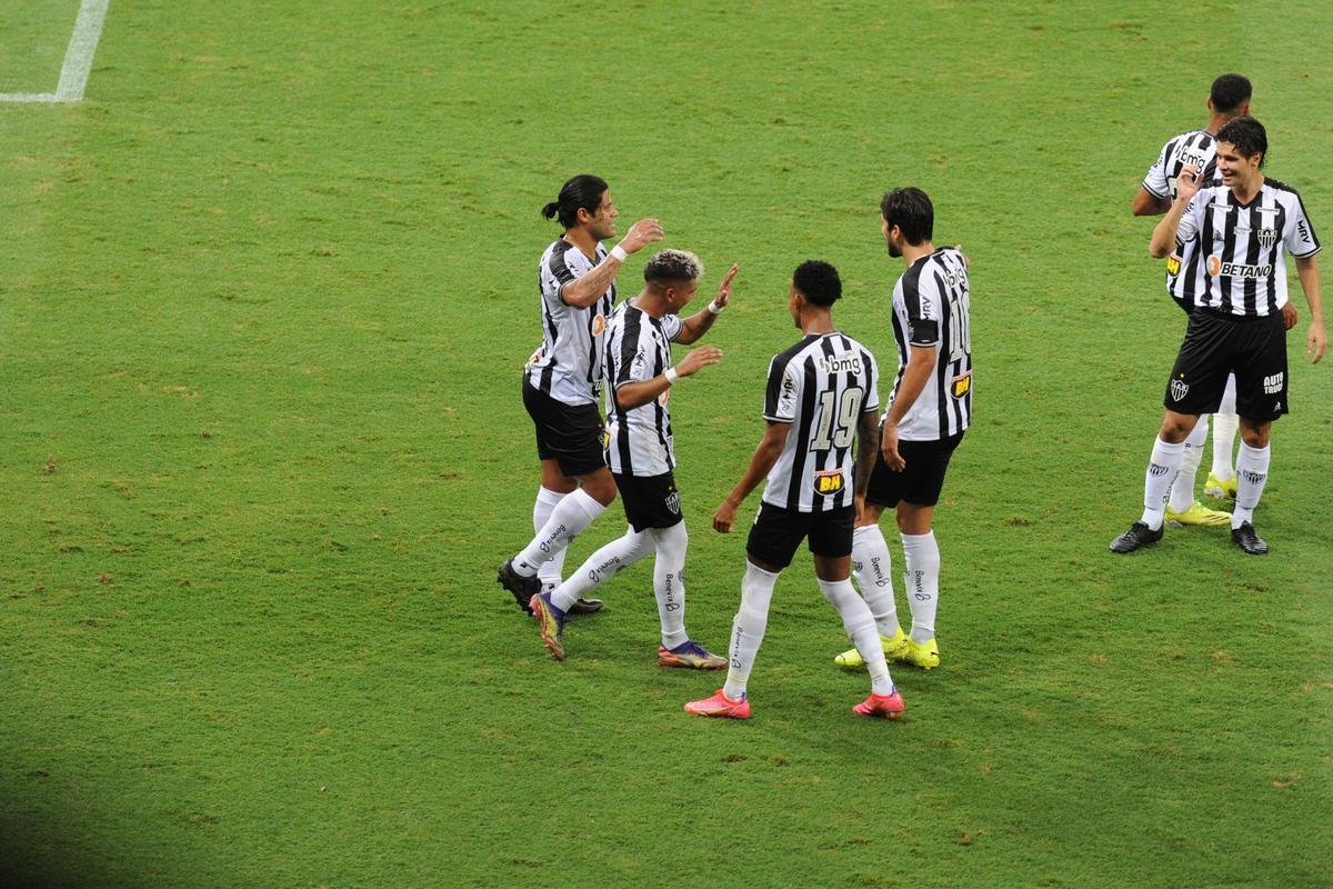 Fotos da estreia do atacante Hulk pelo Atltico, na partida contra o Uberlndia, no Mineiro, pela terceira rodada do Campeonato Mineiro de 2021