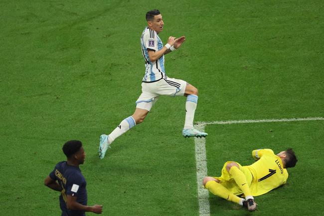 Di Mara ampliou a vantagem da Argentina para 2 a 0 na final da Copa do Mundo contra a Frana. Veja o gol por todos os ngulos