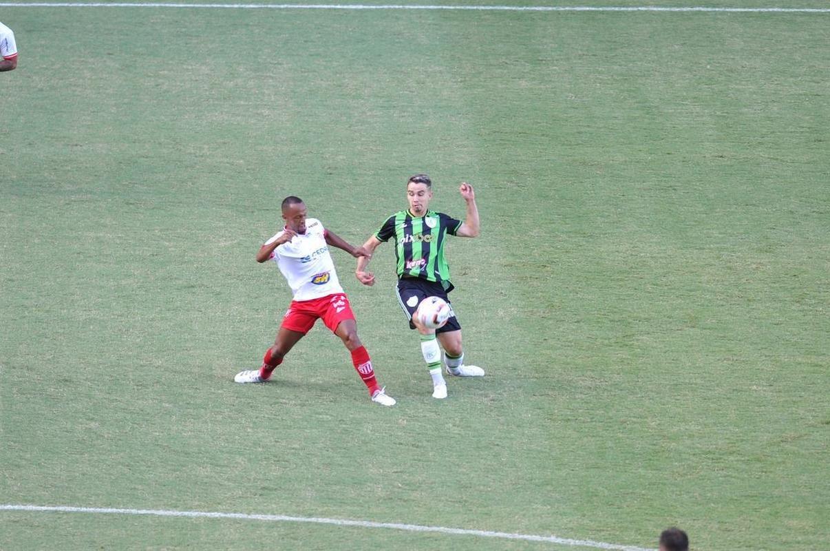 Fotos do jogo entre Amrica e Villa Nova, no Independncia, em BH, pela 9 rodada do Campeonato Mineiro