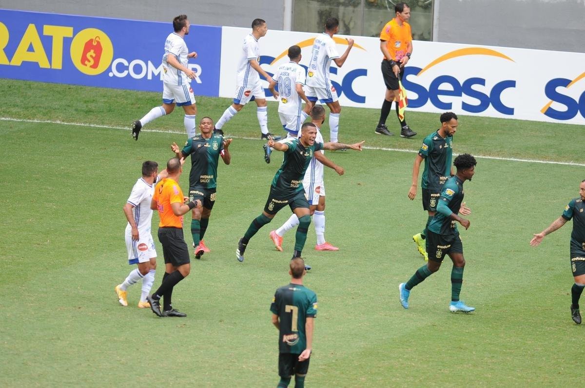 Amrica e Cruzeiro se enfrentaram pelo Campeonato Mineiro