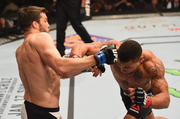 Abel Trujillo venceu Tony Sims por finalização no primeiro round