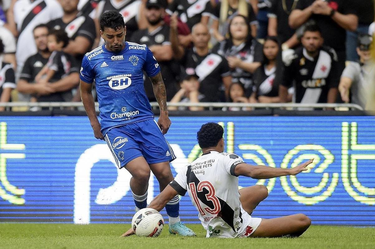 Fotos do jogo entre Vasco e Cruzeiro, no Maracan, no Rio, pela 12 rodada da Srie B do Campeonato Brasileiro