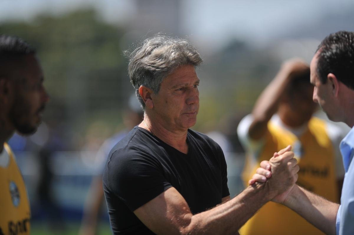 Lances da partida entre Cruzeiro e Grmio, no Independncia, pela 18 rodada do Campeonato Brasileiro