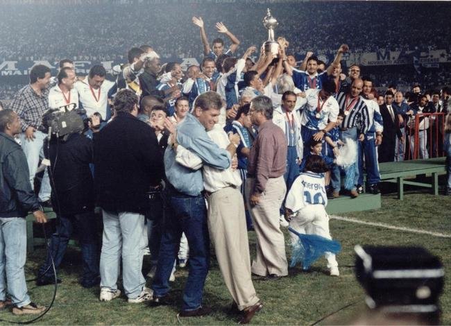 Em 1997, o Cruzeiro conquistou o bi da Copa Libertadores da Amrica. Na deciso, o clube mineiro superou o Sporting Cristal do Peru.