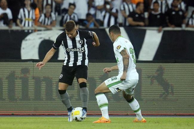 Fotos da partida entre Botafogo e Amrica, pelo duelo de volta das oitavas de final da Copa do Brasil. Jogo foi realizado nesta quinta-feira (14), no estdio Nilton Santos, na cidade do Rio de Janeiro.