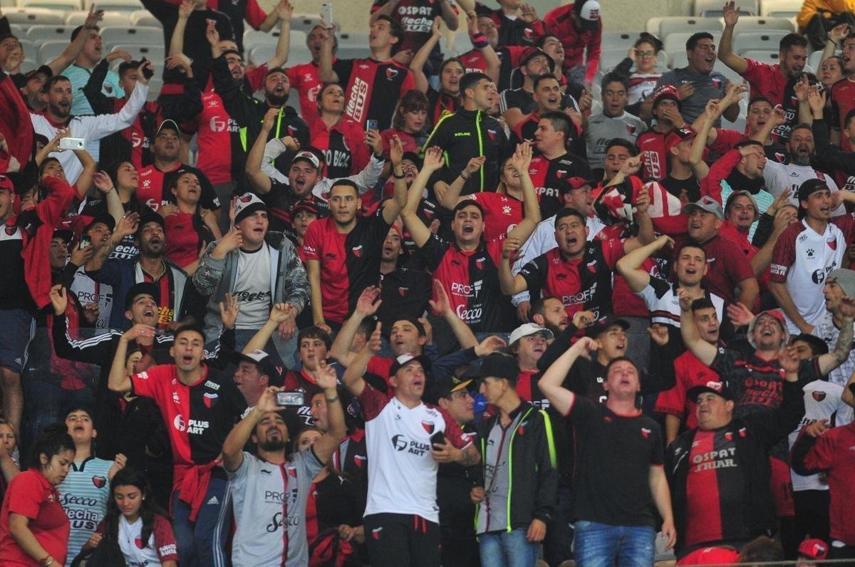 Fotos das torcidas de Atltico e Coln, no Mineiro, na semifinal da Copa Sul-Americana