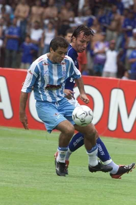 Em 30 de novembro de 2003, Cruzeiro derrotou o Paysandu por 2 a 1, no Mineiro, pela 44 rodada, e confirmou o ttulo brasileiro de forma antecipada. Zinho, no primeiro tempo, e Mota, no segundo, marcaram os gols celestes. Aldrovani descontou para o Papo. Depois do apito final, uma grande festa tomou conta do gramado e das arquibancadas. 