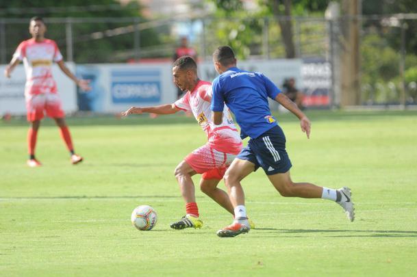 Cruzeiro venceu Democrata de Sete Lagoas por 5 a 1, nesta tera-feira, na Toca da Raposa II