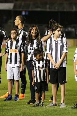 Atlético saiu atrás, conseguiu virada com Róger Guedes e Ricardo Oliveira, mas cedeu empate no Morumbi