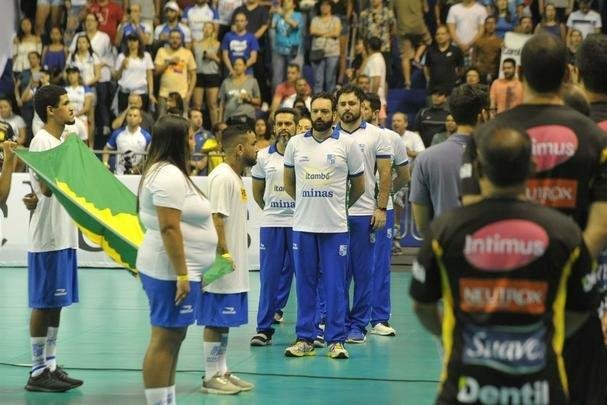 Minas x Praia: veja fotos da primeira partida da final