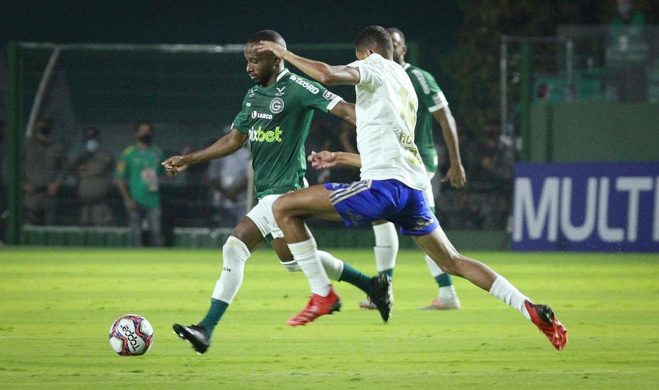 Cruzeiro empatou com Gois no Estdio da Serrinha, em Goinia, pela 22 rodada