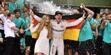 Festa de Nico Rosberg com o ttulo indito na Frmula 1; feito veio com segundo lugar em Abu Dhabi