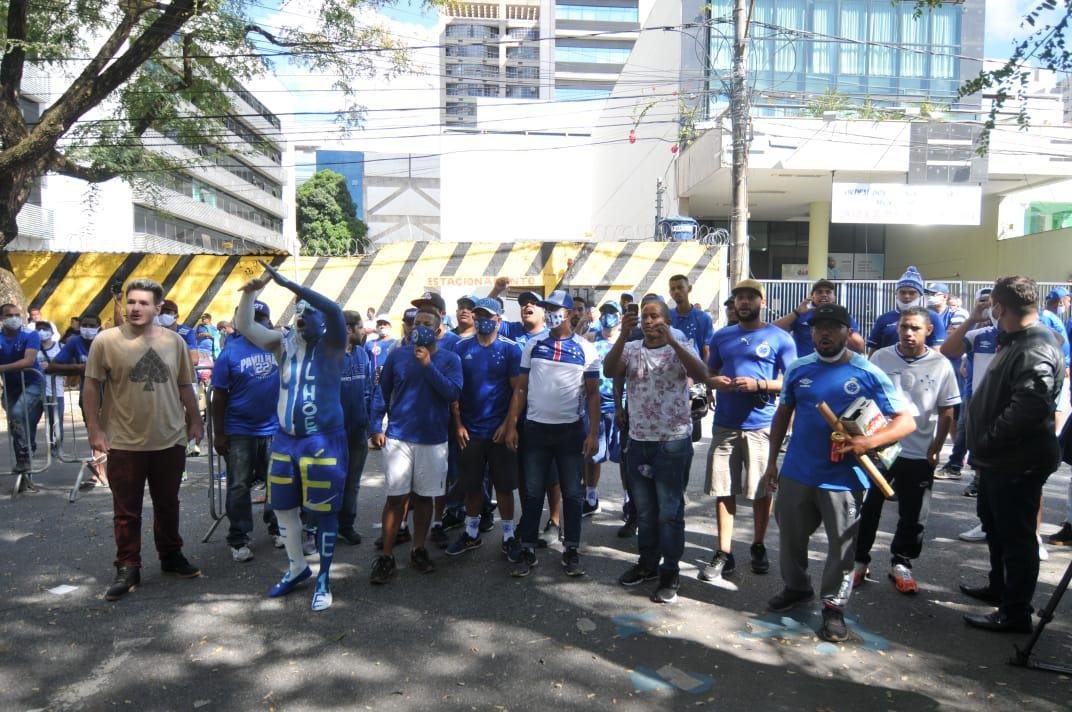 Alexandre Guzanshe/EM/DA Press