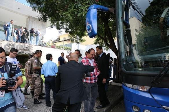 Jornalistas foram pegos de surpresa com apresentao no supermercado