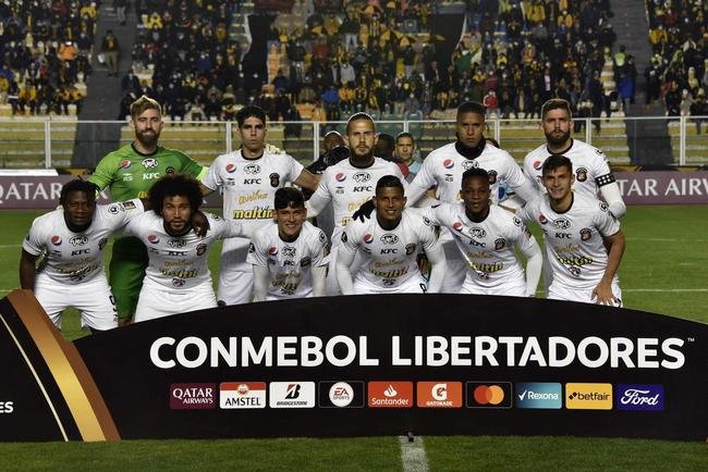 Caracas (briga por vaga no Grupo B)