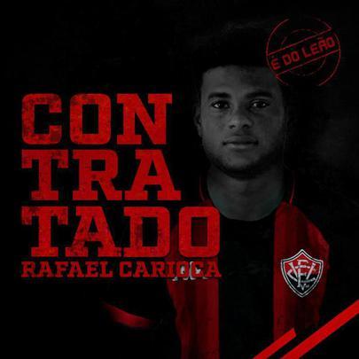 O Vitria anunciou a contratao do lateral-esquerdo Rafael Carioca, que estava no Bragantino
